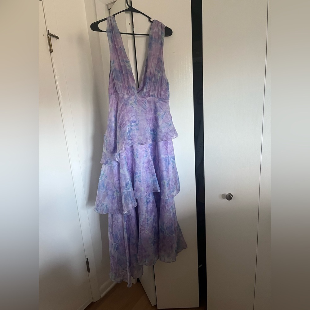 Hello Molly 
Maxi Dress 
Medium 
Very light